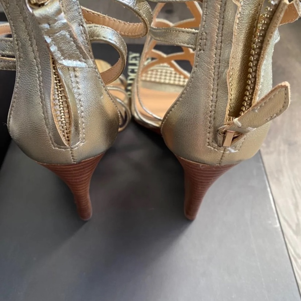 Badgley mischka size 8 wedge heels - Picture 3 of 6